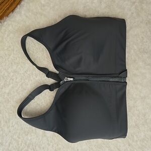 Athleta Grey Sports Bra, Womens 32DD, Great Condition